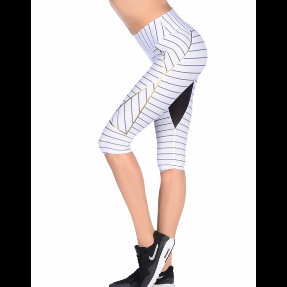 Andwang cross lace tank top